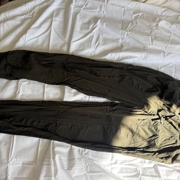 Lululemon dance studio crop - Picture 2 of 2